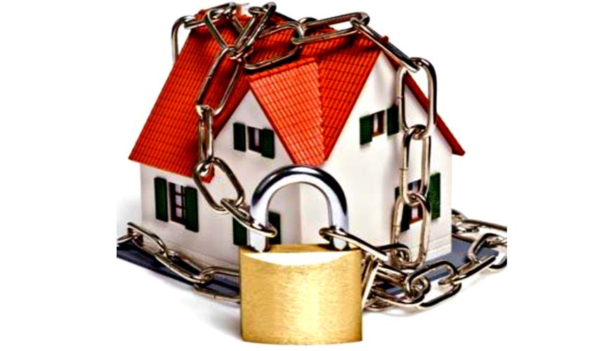 Huis in Meerssen met een hangslot als beeld Huis in Meerssen met een hangslot als beeld